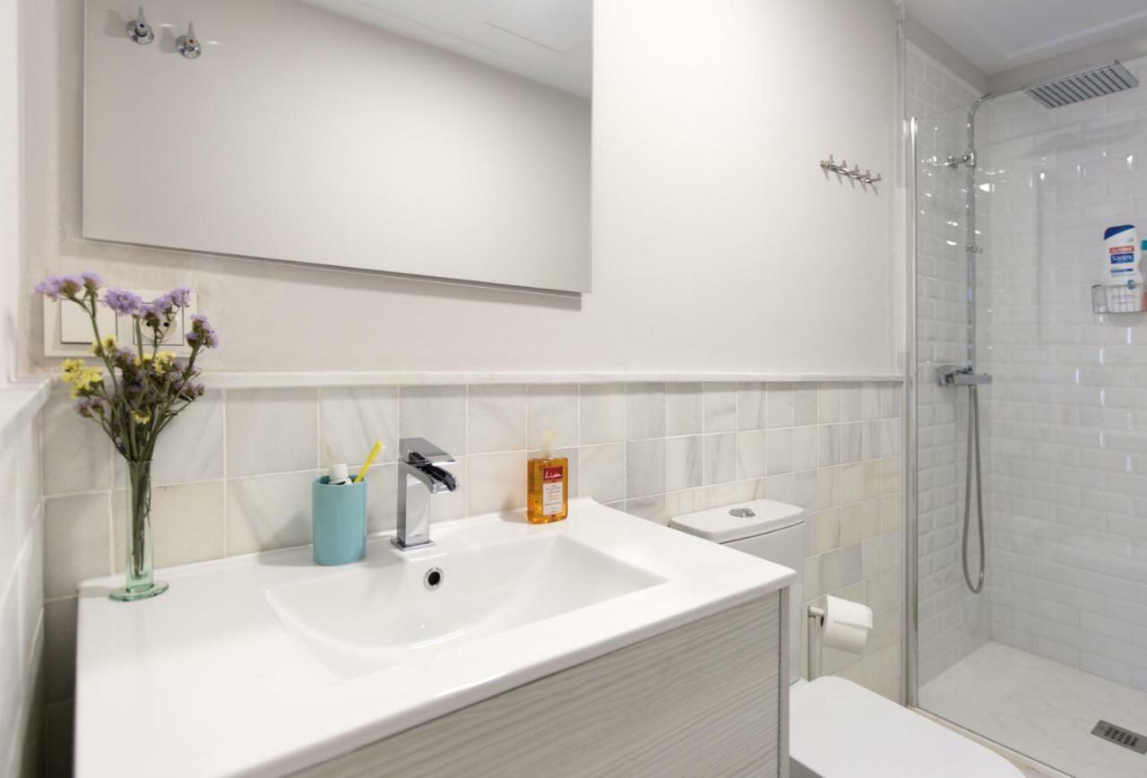 Apartamento De Diseno Con Jacuzzi Privado Granada Bagian luar foto