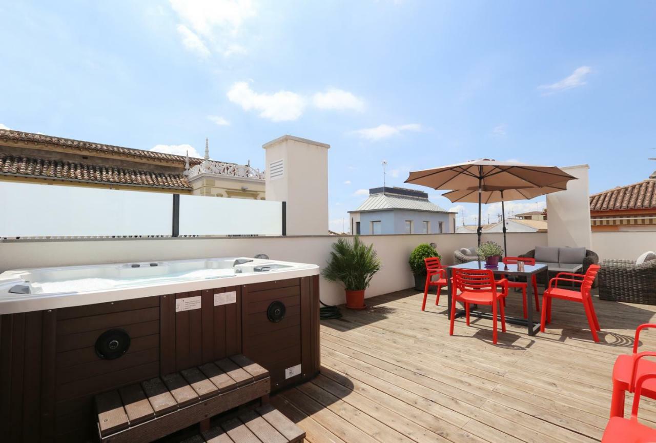 Apartamento De Diseno Con Jacuzzi Privado Granada Bagian luar foto