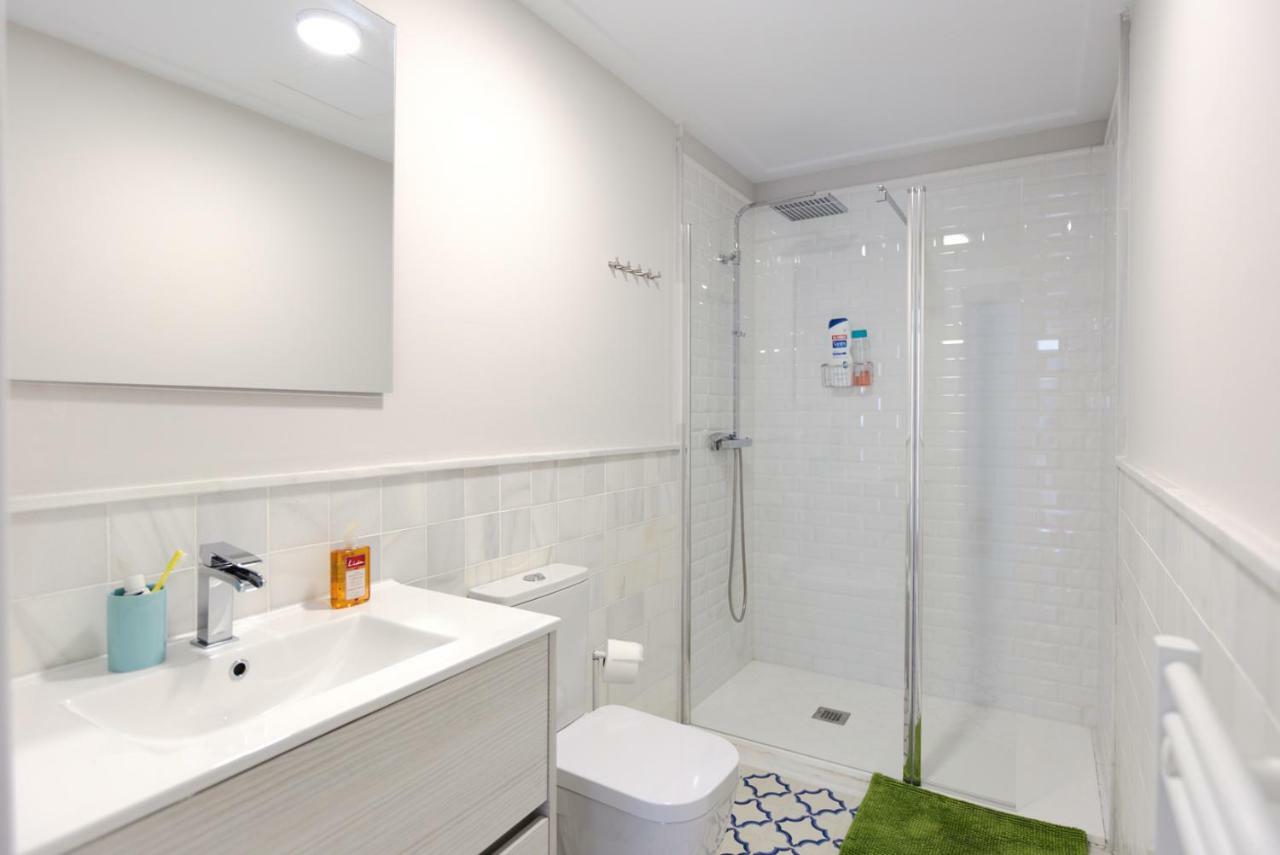 Apartamento De Diseno Con Jacuzzi Privado Granada Bagian luar foto