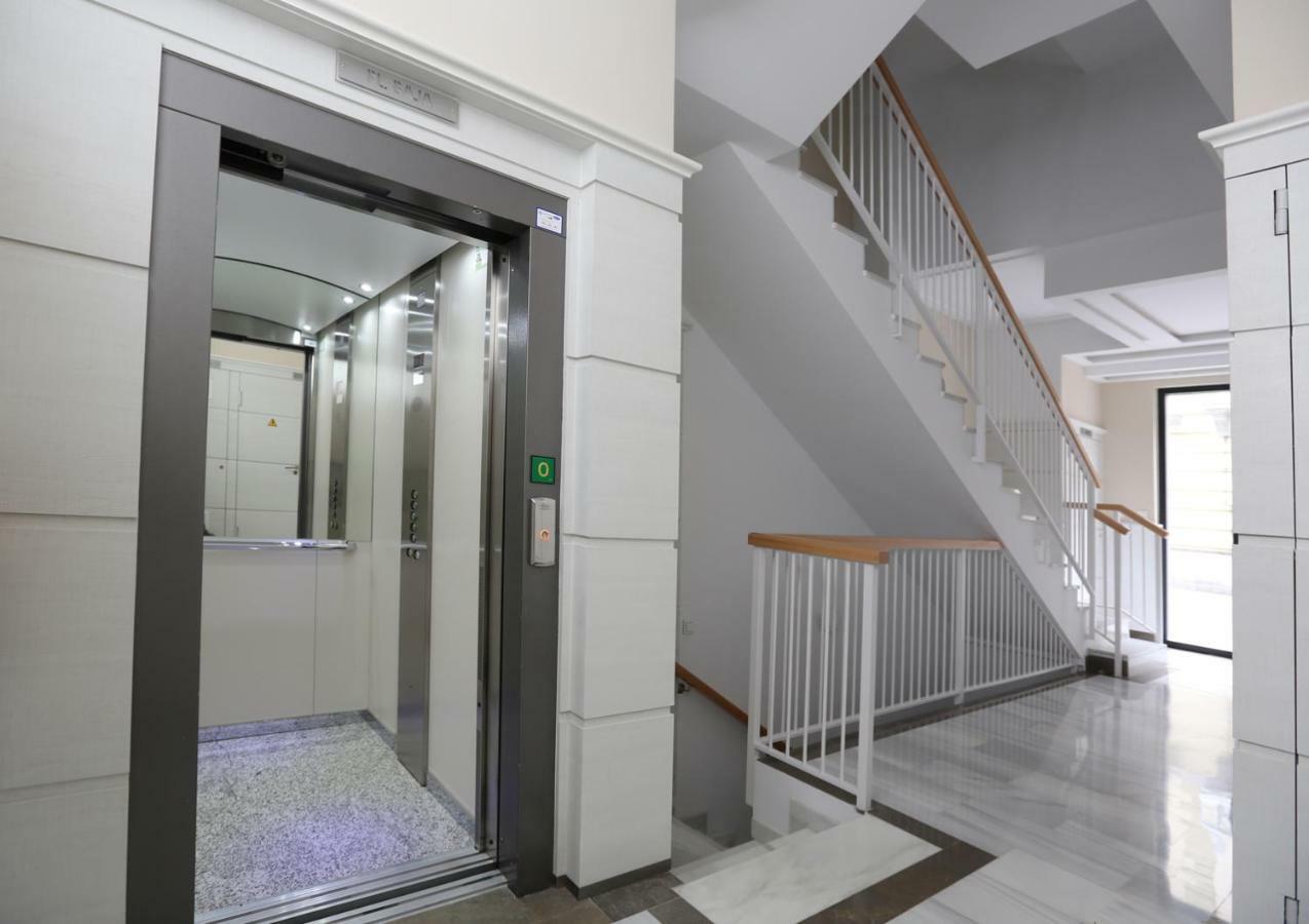 Apartamento De Diseno Con Jacuzzi Privado Granada Bagian luar foto